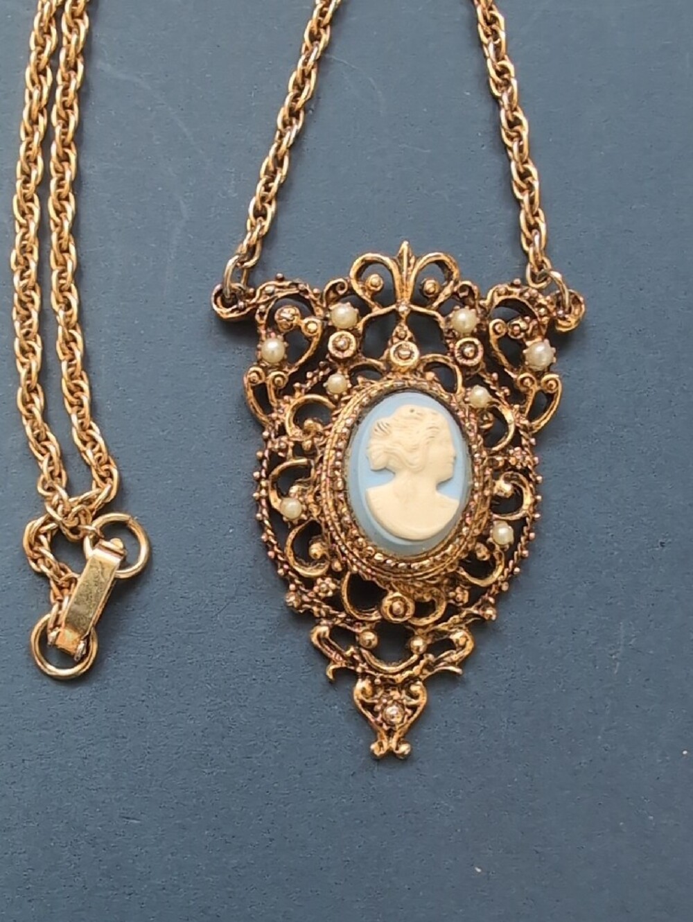Gold Cameo Pendant Necklace - Vintage-Inspired Blue and White Cameo - Picture 2 of 4